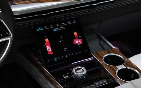 Cadillac Escalade V, 2024 год, 18 990 000 рублей, 15 фотография