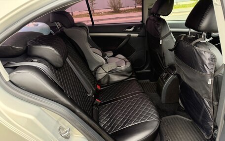 Skoda Octavia, 2011 год, 1 000 000 рублей, 13 фотография