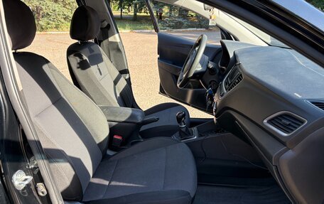 Hyundai Solaris II рестайлинг, 2017 год, 1 210 000 рублей, 2 фотография