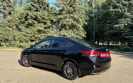 Hyundai Solaris II рестайлинг, 2017 год, 1 210 000 рублей, 11 фотография