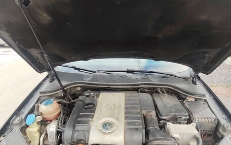 Volkswagen Passat B6, 2005 год, 650 000 рублей, 9 фотография
