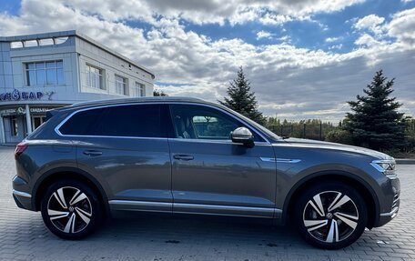 Volkswagen Touareg III, 2021 год, 6 300 000 рублей, 2 фотография