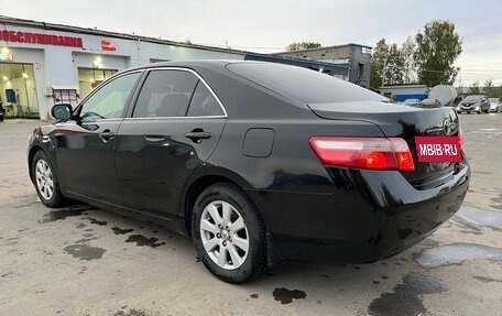 Toyota Camry, 2008 год, 680 000 рублей, 2 фотография