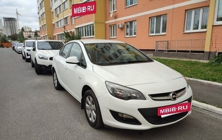 Opel Astra J, 2014 год, 1 050 000 рублей, 9 фотография