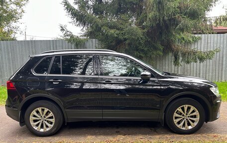 Volkswagen Tiguan II, 2020 год, 2 200 000 рублей, 3 фотография