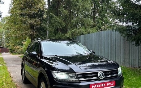 Volkswagen Tiguan II, 2020 год, 2 200 000 рублей, 2 фотография