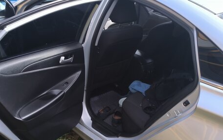 Hyundai Sonata VI, 2011 год, 1 150 000 рублей, 10 фотография