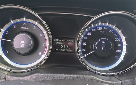 Hyundai Sonata VI, 2011 год, 1 150 000 рублей, 8 фотография