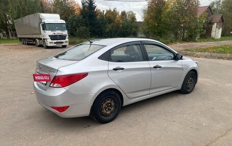 Hyundai Solaris II рестайлинг, 2015 год, 850 000 рублей, 2 фотография