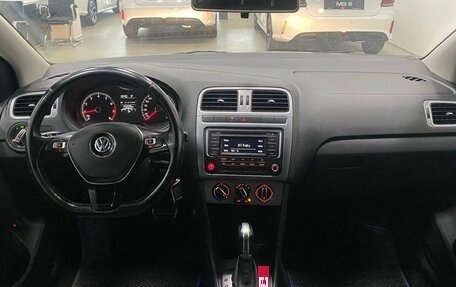 Volkswagen Polo VI (EU Market), 2016 год, 896 000 рублей, 18 фотография
