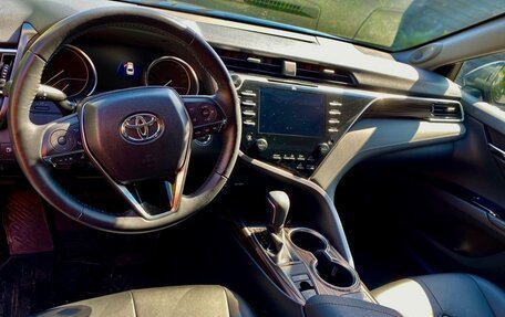 Toyota Camry, 2018 год, 3 250 000 рублей, 4 фотография