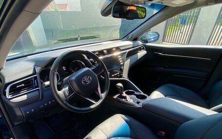 Toyota Camry, 2018 год, 3 250 000 рублей, 5 фотография