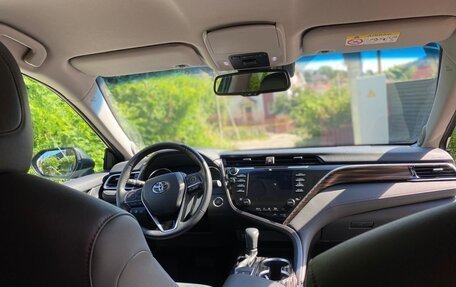 Toyota Camry, 2018 год, 3 250 000 рублей, 7 фотография