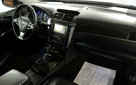 Toyota Camry, 2018 год, 1 899 000 рублей, 12 фотография
