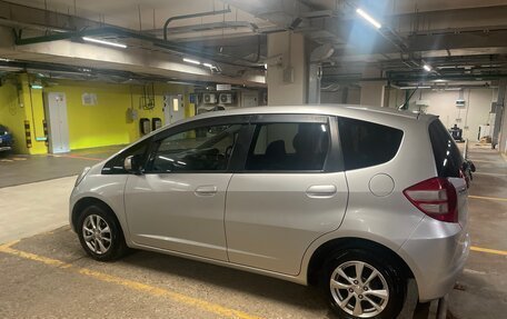 Honda Fit III, 2010 год, 945 000 рублей, 6 фотография