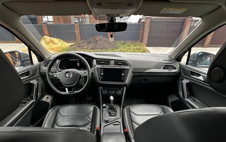 Volkswagen Tiguan II, 2018 год, 2 200 000 рублей, 4 фотография