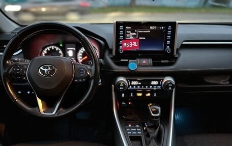 Toyota RAV4, 2020 год, 3 478 000 рублей, 2 фотография