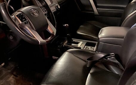 Toyota Land Cruiser Prado 150 рестайлинг 2, 2016 год, 4 600 000 рублей, 5 фотография