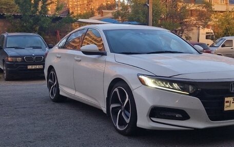 Honda Accord IX рестайлинг, 2018 год, 1 800 000 рублей, 6 фотография