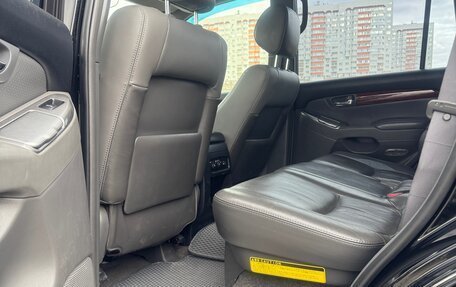 Toyota Land Cruiser Prado 120 рестайлинг, 2007 год, 2 350 000 рублей, 18 фотография