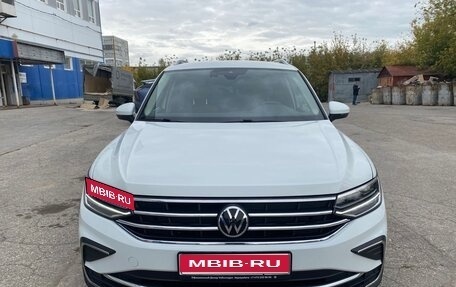 Volkswagen Tiguan II, 2021 год, 3 190 000 рублей, 1 фотография