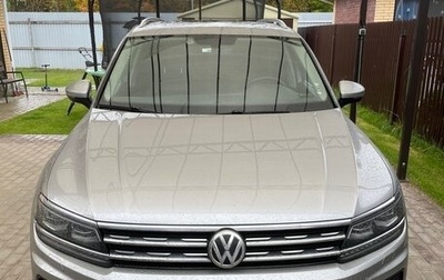 Volkswagen Tiguan II, 2018 год, 2 350 000 рублей, 1 фотография
