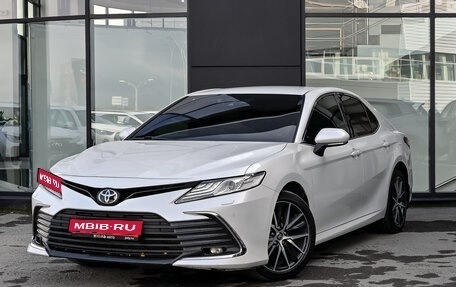 Toyota Camry, 2021 год, 3 590 000 рублей, 1 фотография