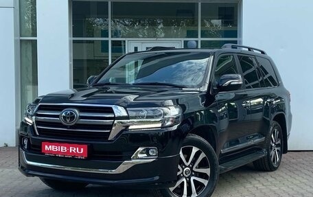 Toyota Land Cruiser 200, 2018 год, 7 299 000 рублей, 1 фотография