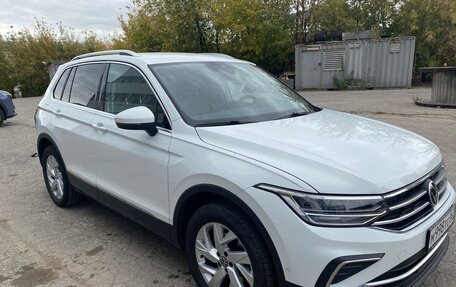Volkswagen Tiguan II, 2021 год, 3 190 000 рублей, 2 фотография