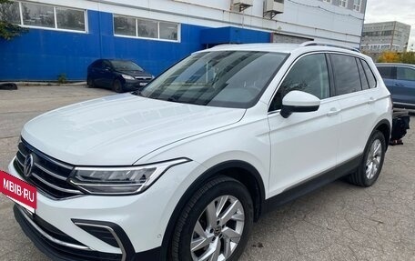 Volkswagen Tiguan II, 2021 год, 3 190 000 рублей, 3 фотография