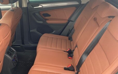 Volkswagen Tiguan II, 2021 год, 3 190 000 рублей, 13 фотография