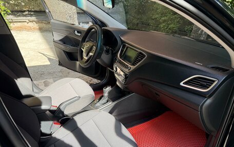 Hyundai Solaris II рестайлинг, 2018 год, 950 000 рублей, 2 фотография