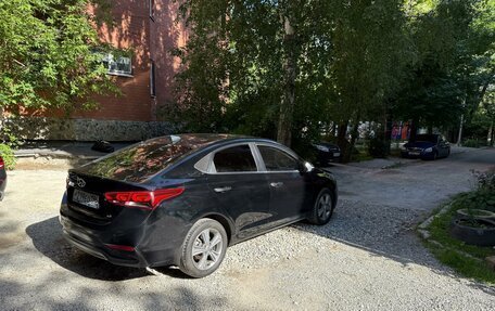 Hyundai Solaris II рестайлинг, 2018 год, 950 000 рублей, 4 фотография
