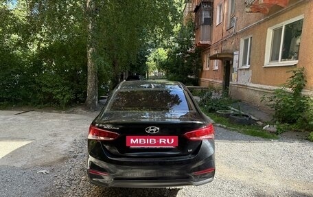 Hyundai Solaris II рестайлинг, 2018 год, 950 000 рублей, 3 фотография