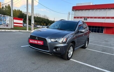 Mitsubishi Outlander III рестайлинг 3, 2011 год, 1 030 000 рублей, 2 фотография