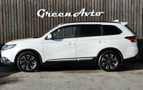 Mitsubishi Outlander III рестайлинг 3, 2021 год, 2 590 000 рублей, 2 фотография