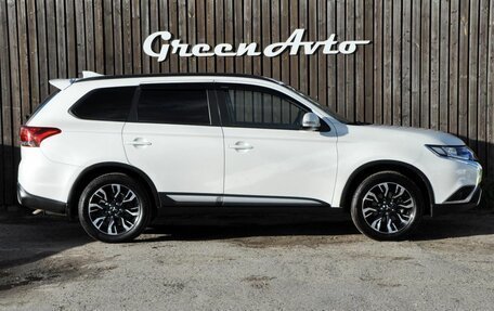 Mitsubishi Outlander III рестайлинг 3, 2021 год, 2 590 000 рублей, 6 фотография