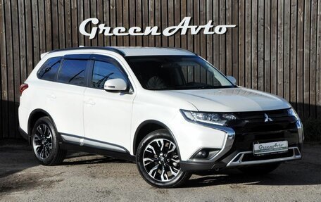 Mitsubishi Outlander III рестайлинг 3, 2021 год, 2 590 000 рублей, 7 фотография