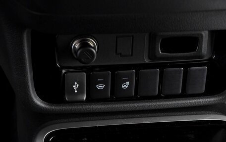 Mitsubishi Outlander III рестайлинг 3, 2021 год, 2 590 000 рублей, 14 фотография