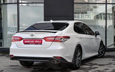Toyota Camry, 2021 год, 3 590 000 рублей, 4 фотография