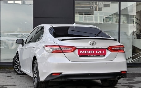 Toyota Camry, 2021 год, 3 590 000 рублей, 7 фотография