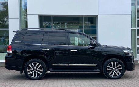 Toyota Land Cruiser 200, 2018 год, 7 299 000 рублей, 6 фотография