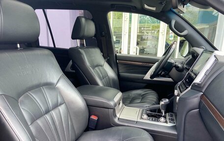 Toyota Land Cruiser 200, 2018 год, 7 299 000 рублей, 7 фотография