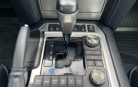 Toyota Land Cruiser 200, 2018 год, 7 299 000 рублей, 13 фотография