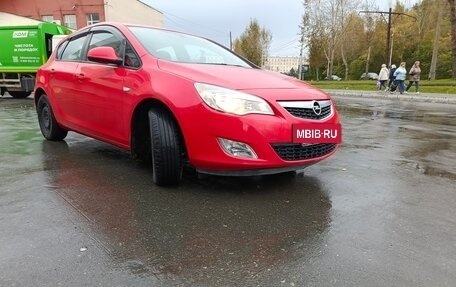 Opel Astra J, 2011 год, 680 000 рублей, 2 фотография