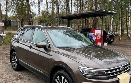 Volkswagen Tiguan II, 2019 год, 2 750 000 рублей, 2 фотография