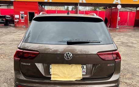Volkswagen Tiguan II, 2019 год, 2 750 000 рублей, 4 фотография