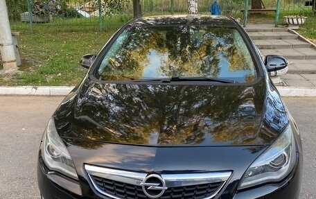 Opel Astra J, 2011 год, 680 000 рублей, 2 фотография
