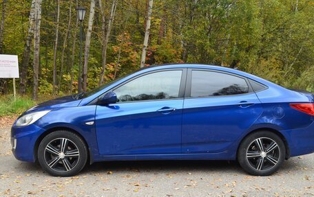 Hyundai Solaris II рестайлинг, 2013 год, 800 000 рублей, 2 фотография