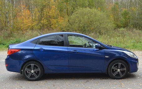 Hyundai Solaris II рестайлинг, 2013 год, 800 000 рублей, 5 фотография